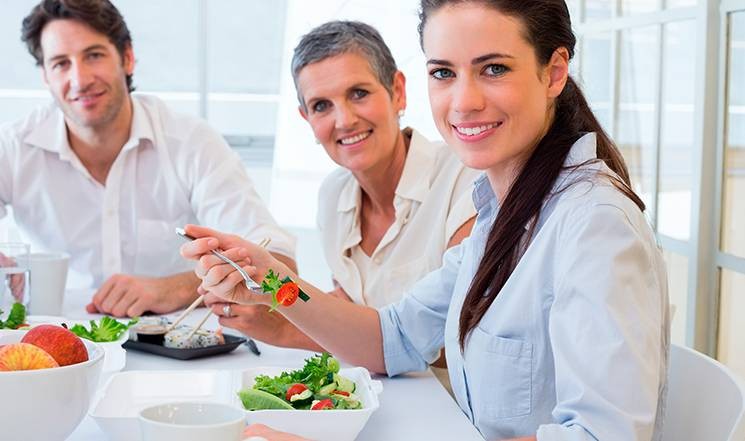 Mejora la salud laboral promoviendo una alimentación adecuada